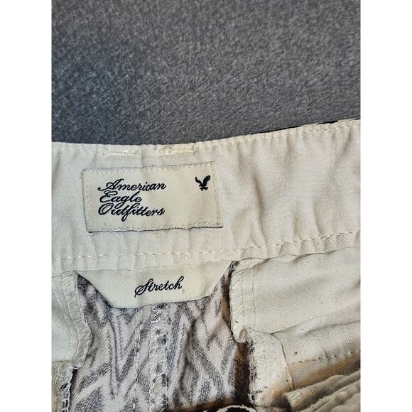 American Eagle Shorts Womens 30 Black White Stretch Chino Aztec Preppy Boho - Picture 4 of 7